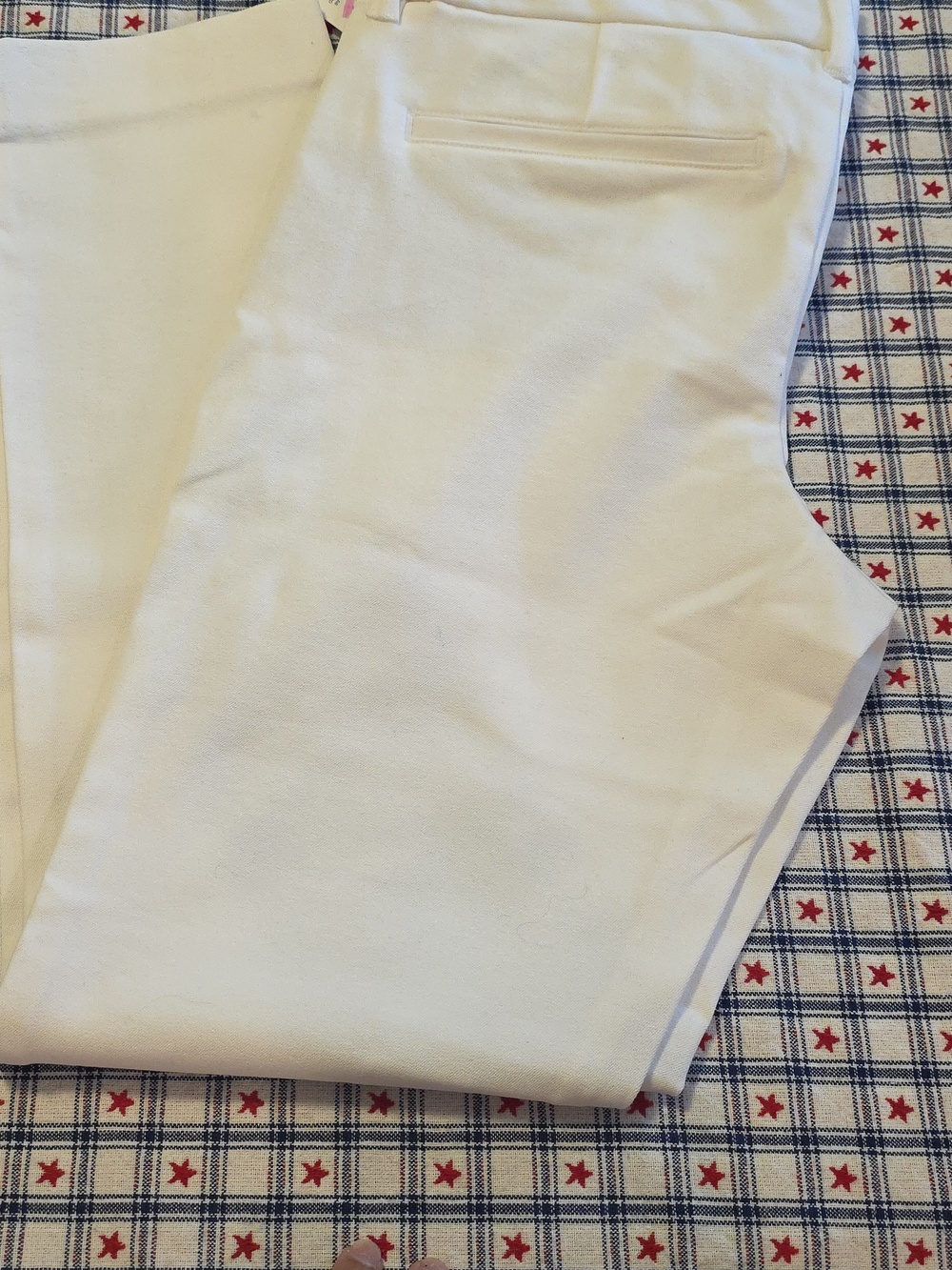 Old Navy Pixie Ankle Pants in White - Picture 3 of 4